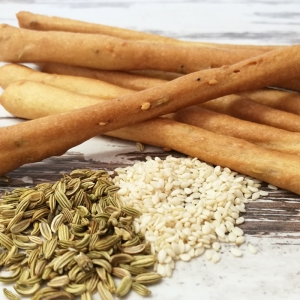 Bread sticks with fennel and white sesame